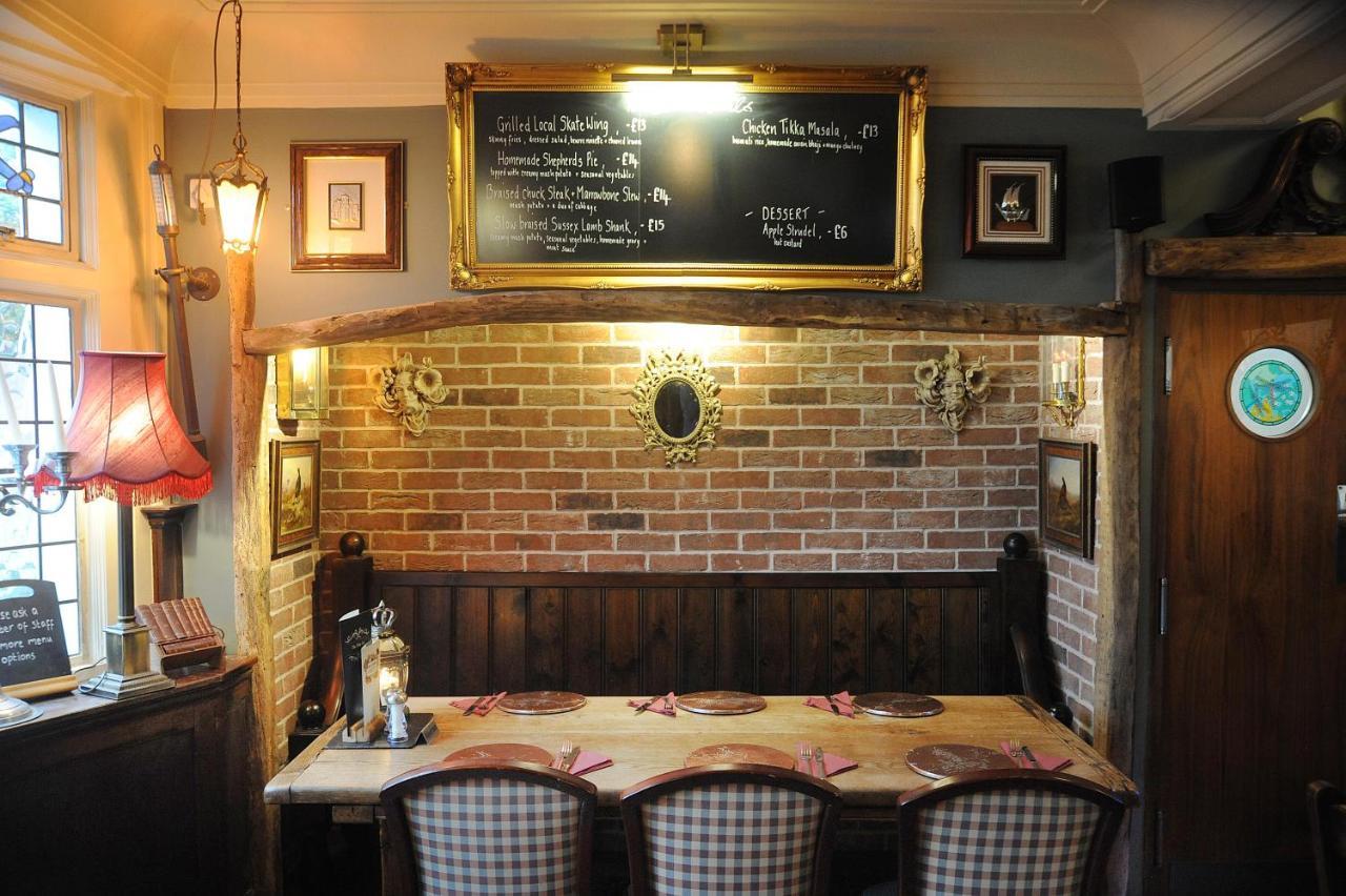 The Pilot Inn AEGON International Exteriér fotografie