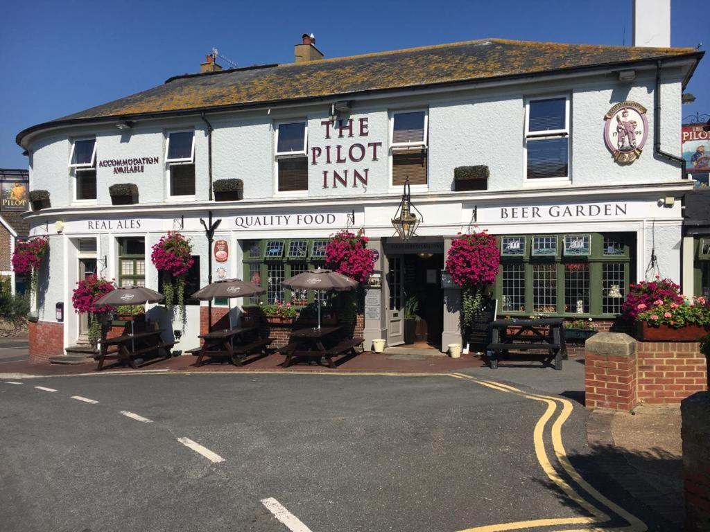 The Pilot Inn AEGON International Exteriér fotografie